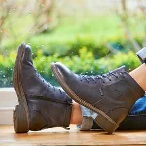 Josef Seibel Selena 50 Waterproof Black Leather Ankle Boot Size 39 8.5